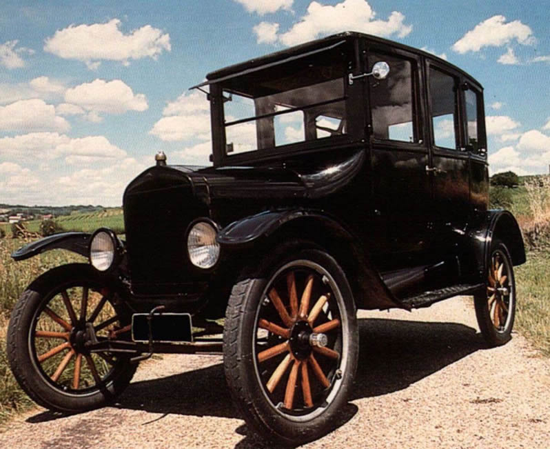 El model Ford T, en http://libertyvalance-elviskenpo.blogspot.com.es/2012/11/henry-ford-el-rey-del-automovil.html "il.lustració"